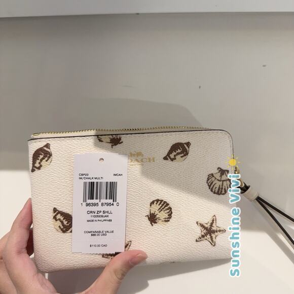 NWT Coach Corner Zip Wristlet With Shell Print CBP23 Gold/Chalk Multi - Picture 3 of 8